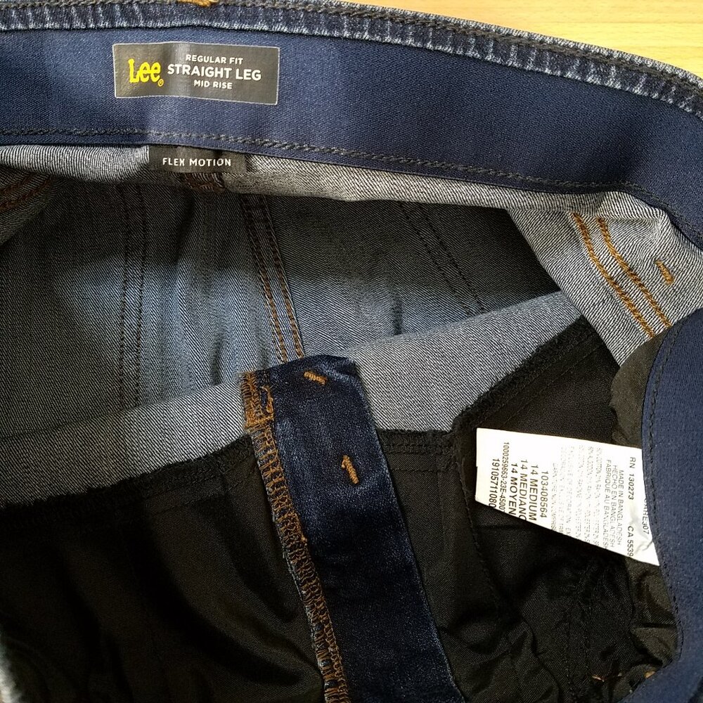 Lee Women’s Dark Wash Jeans 14M Straight Leg Mid Rise NWT!!!! - Picture 14 of 16